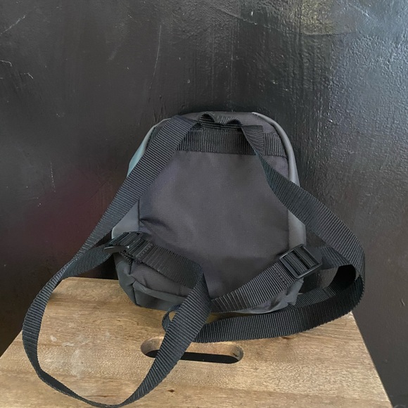 vintage ADIDAS mini backpack - Picture 6 of 7